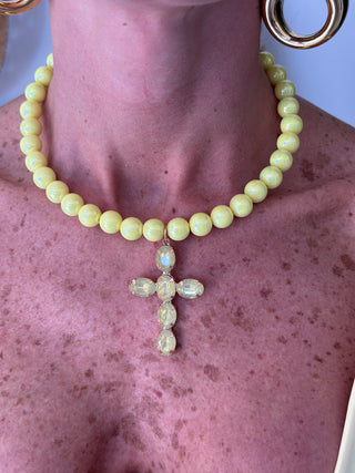 Collana perle/croce yellow